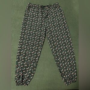 Like New Ladies’ Floral Joggers Size Large